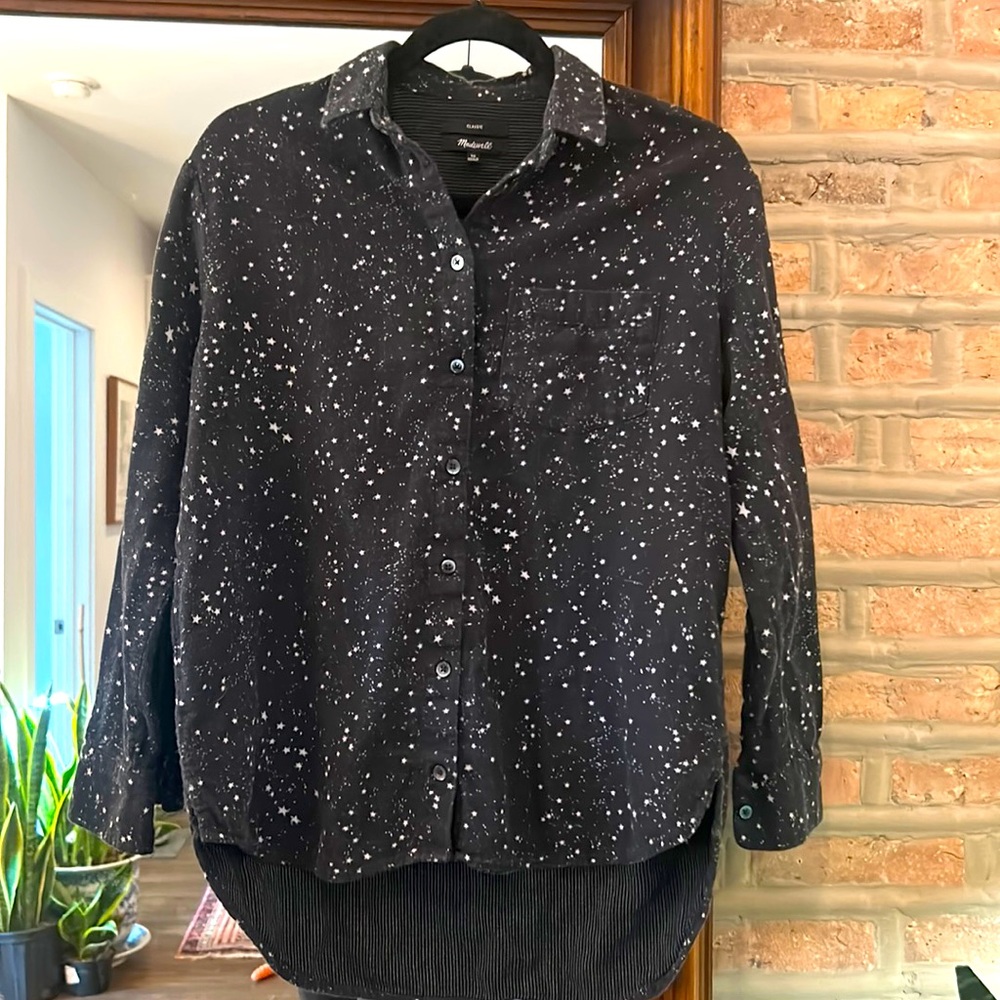 Madewell flannel shirt with star print. Contrasting pinstripe on the inside.